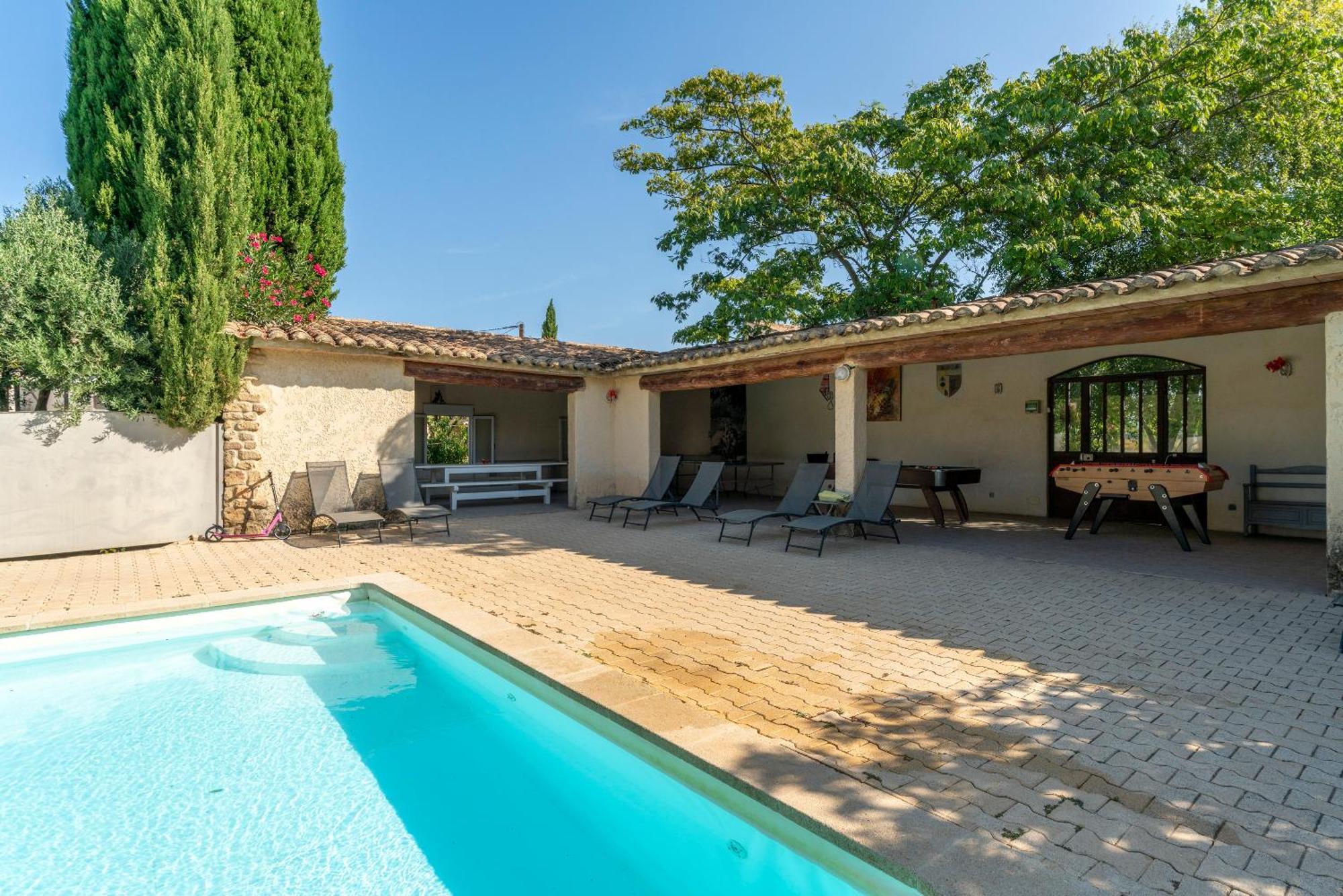 L'Ensemble Du Gite De Tante Berthe Camaret-sur-Aigues Exterior foto